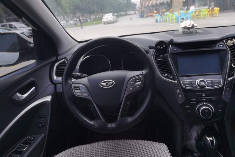 Used Hyundai  2013 2.2T 4x4 Luxury Edition 7-Seater
