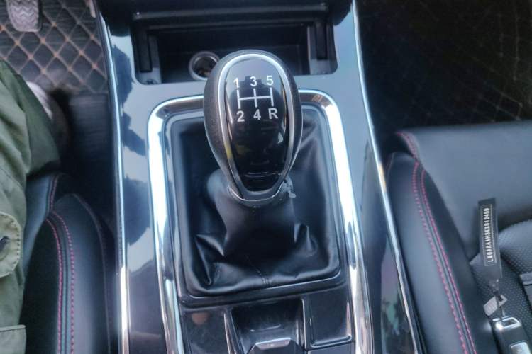 Used SWM G05 2019 2.0L Manual Luxury Edition