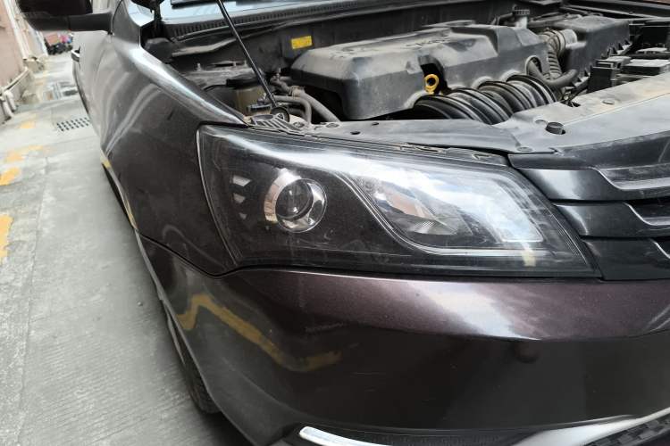 Used Geely Auto Emgrand 2014 Sedan 1.5L Manual Elite Model Right Front Headlight