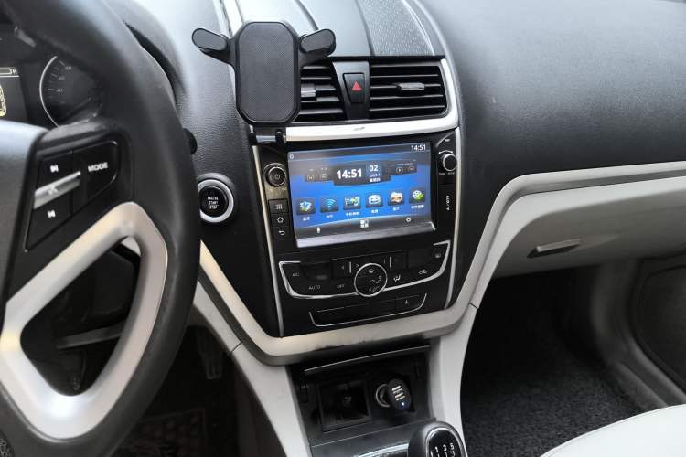 Used Geely Auto Emgrand 2014 Sedan 1.5L Manual Elite Model Audio And AC Panel