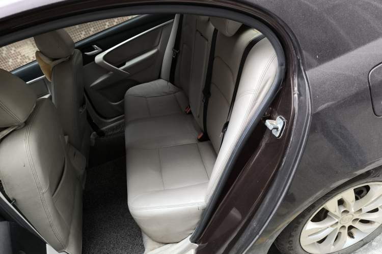 Used Geely Auto Emgrand 2014 Sedan 1.5L Manual Elite Model Left Rear Seat