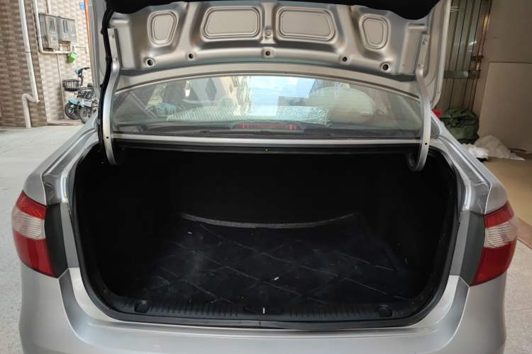 Used Kia K2 2012 Sedan 1.4L MT GLS Commemorative Edition