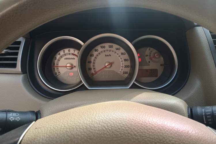 Used Nissan Tiida Sedan 2008 1.6L Manual Fashion Edition