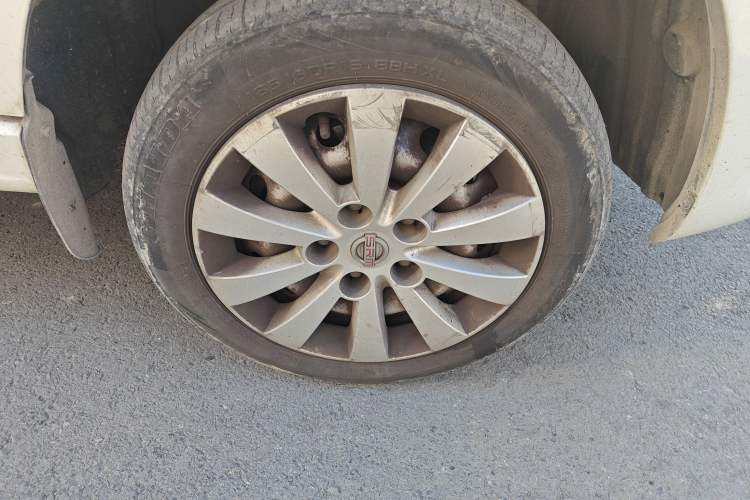 Used SRM Gold Hiace M Classic 2022 1.5L Engineering Lion Passenger Vehicle 5 Seats
