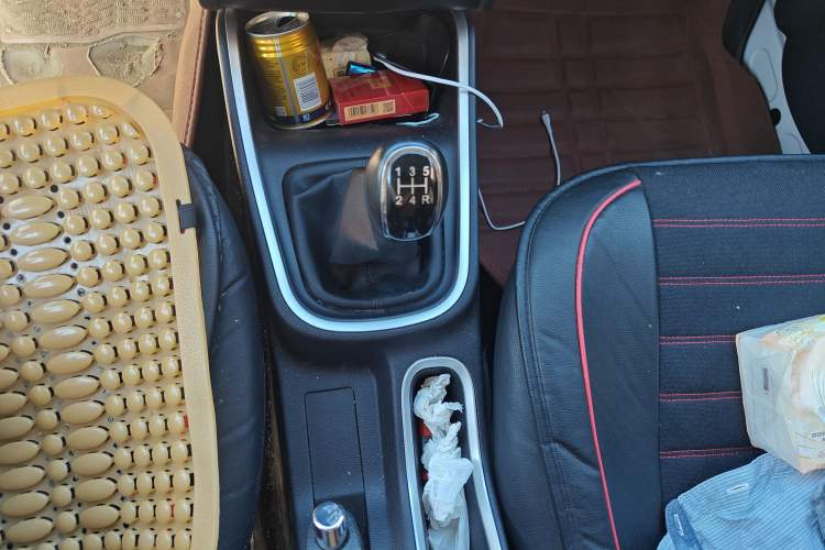 Used SRM Gold Hiace M Classic 2022 1.5L Engineering Lion Passenger Vehicle 5 Seats
