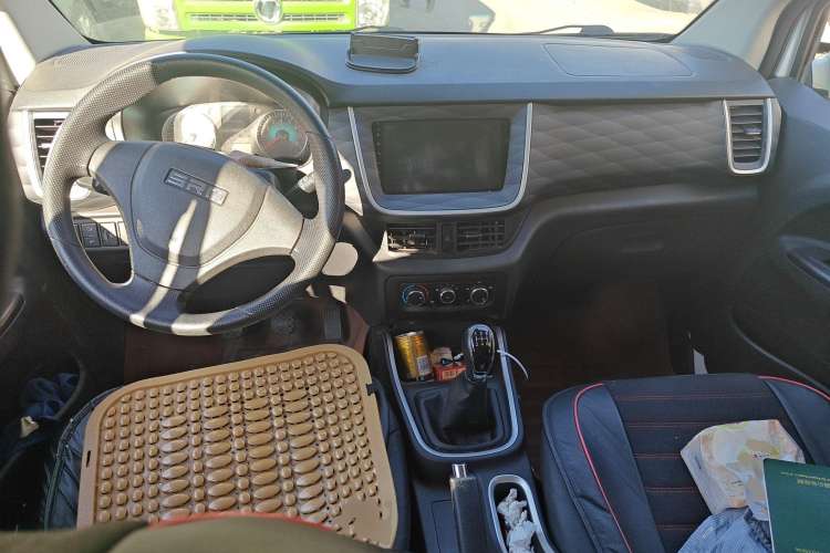 Used SRM Gold Hiace M Classic 2022 1.5L Engineering Lion Passenger Vehicle 5 Seats
