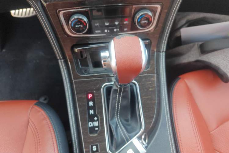 Used Zotye T600 2015 2.0T DCT Prestige Edition