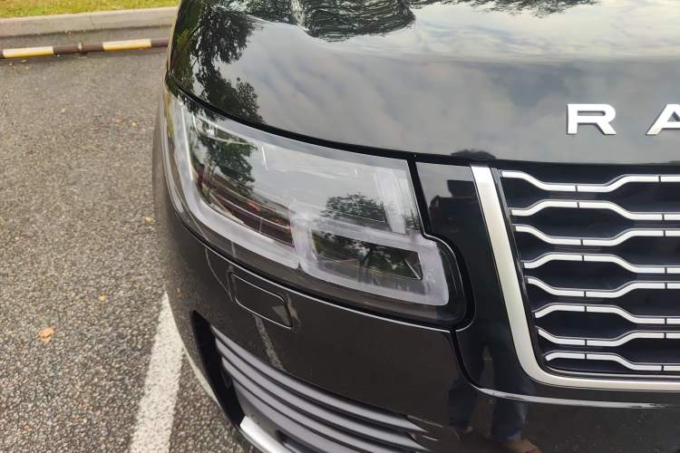 Used Land Rover Range Rover 2022 3.0 L6 360 PS Legacy Edition
