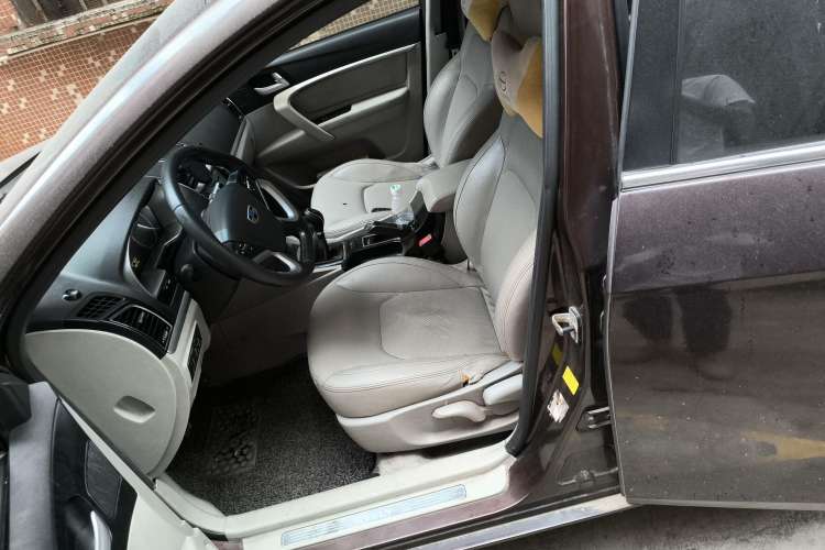 Used Geely Auto Emgrand 2014 Sedan 1.5L Manual Elite Model Left Front Seat