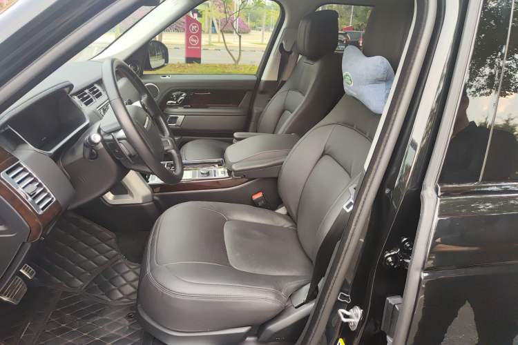 Used Land Rover Range Rover 2022 3.0 L6 360 PS Legacy Edition
