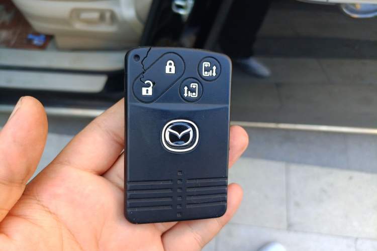 Used Mazda 8 2013 2.5L Ultimate Edition
