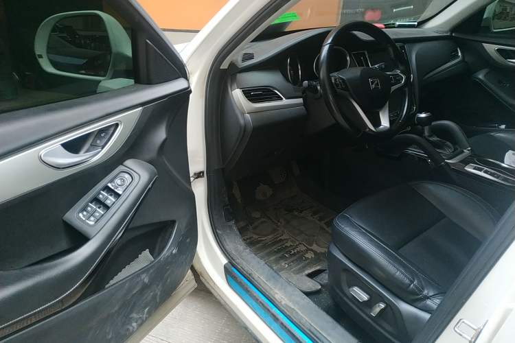 Used Zotye SR7 2016 1.5T CVT Cube Heart Edition China V Standard
