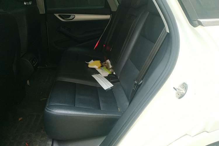 Used Zotye SR7 2016 1.5T CVT Cube Heart Edition China V Standard
