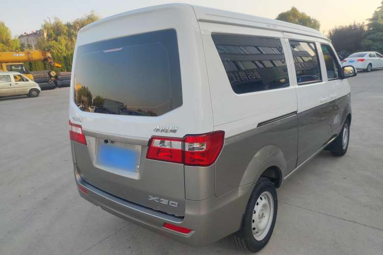Used Jinbei Hiace X30 2022 1.5L Business-Class Central Air-Conditioned Coach China VI Standard SWC15M
