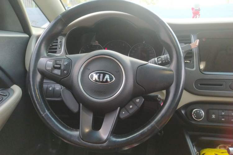 Used Kia  2013 2.0L 7-Seater Automatic Standard Version China IV Standard
