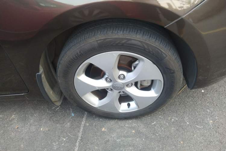 Used Kia  2013 2.0L 7-Seater Automatic Standard Version China IV Standard
