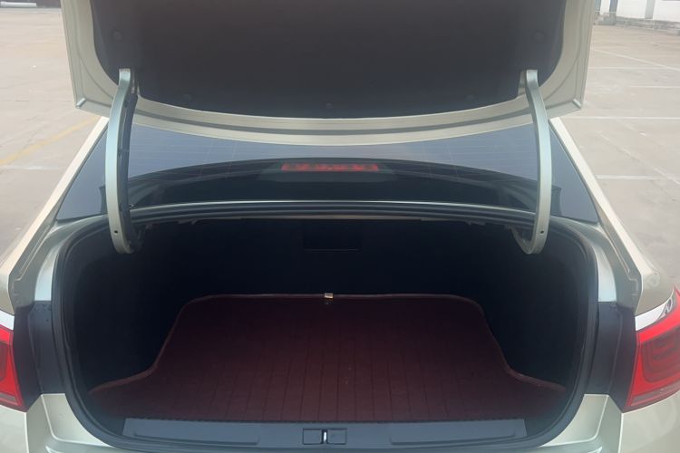 Used Citroen C4 Sega 2016 1.2THP Automatic Luxury Model Interior 8