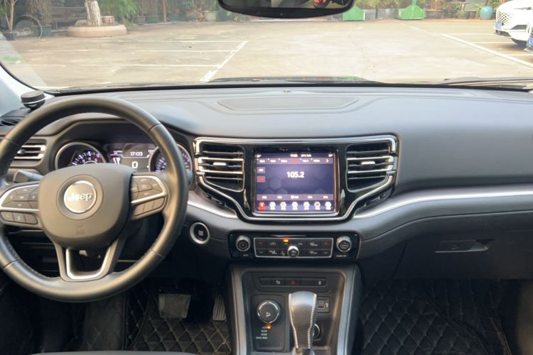 Used Jeep Commander 2018 2.0T Four-wheel Drive Premium Edition China VI
