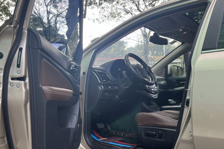 Used BYD Tang New Energy 2015 2.0T Four-Wheel-Drive Flagship Model