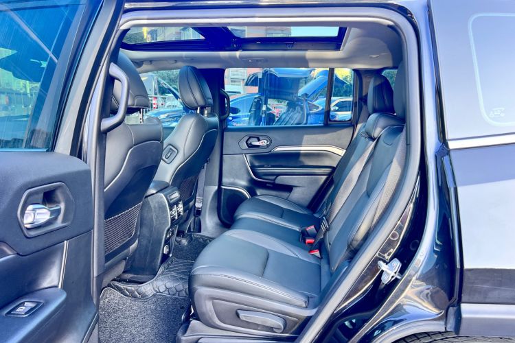 Used Jeep Commander 2018 2.0T Two-Wheel Drive Enjoy Edition China V