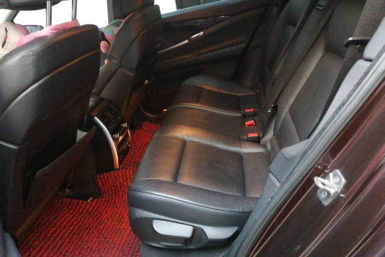 Used BMW 5 Series GT 2011 535i xDrive Luxury Edition Left Rear Seat