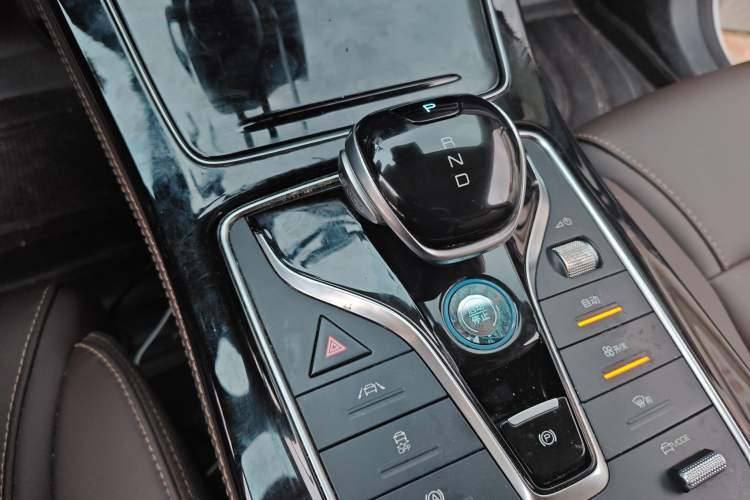 Used BYD Song MAX New Energy 2022 DM-i 105KM Flagship Model Gear Lever