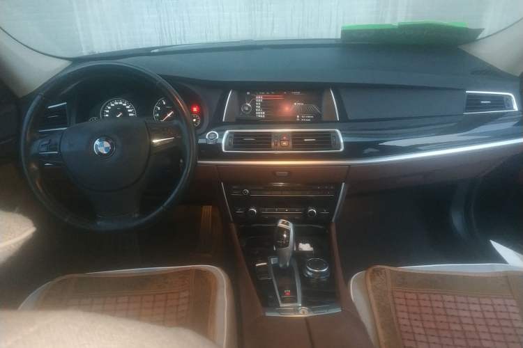 Used BMW 5 Series GT 2015 528i Leading Model