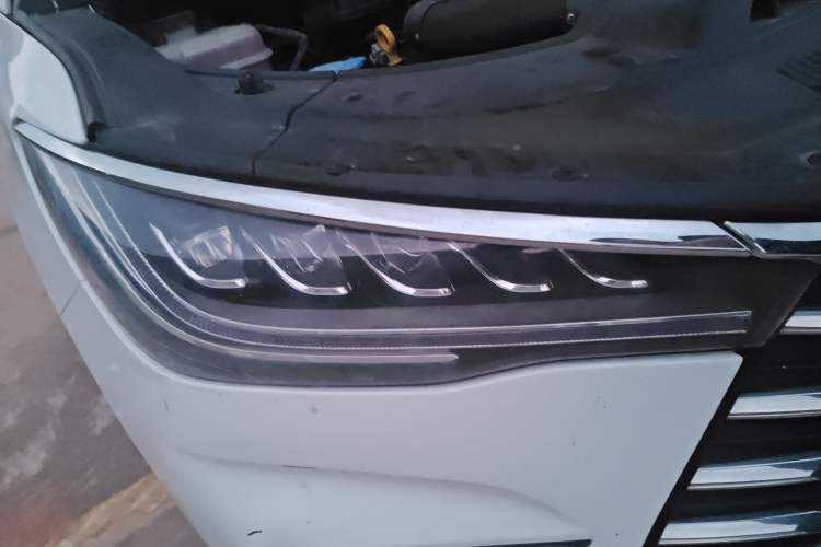 Used BYD Song MAX New Energy 2022 DM-i 105KM Flagship Model Right Front Headlight