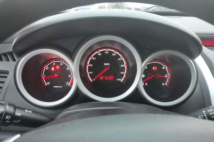 Used Changan CX20 2014 1.4L IMT Sunroof Navigation Version China IV Standard
