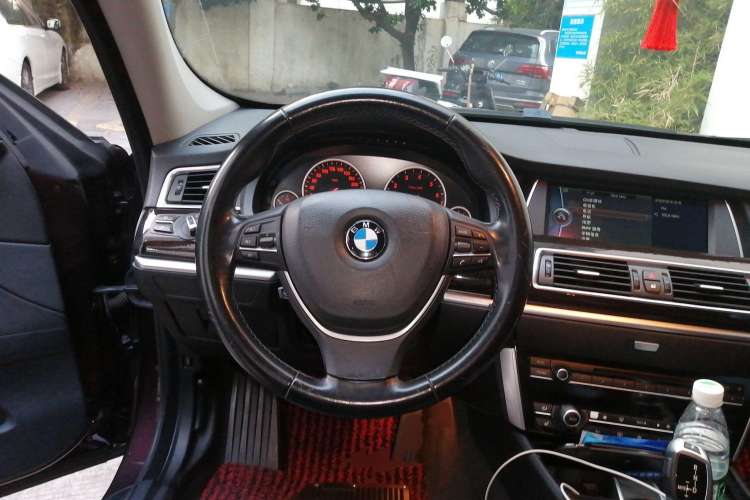 Used BMW 5 Series GT 2011 535i xDrive Luxury Edition Steering Wheel