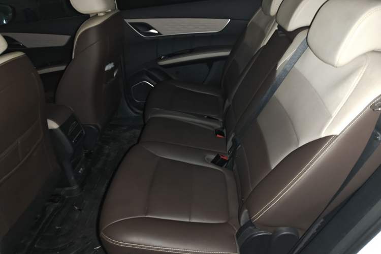 Used BYD Song MAX New Energy 2022 DM-i 105KM Flagship Model Left Rear Seat