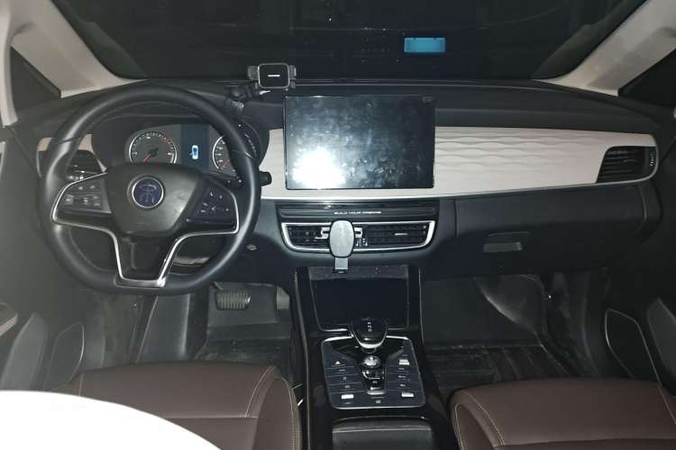 Used BYD Song MAX New Energy 2022 DM-i 105KM Flagship Model Center Console