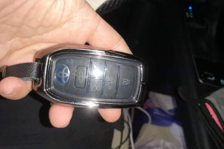 Used Toyota Granvia 2023 2.5L Hybrid Prestige VIP Edition Vehicle Key