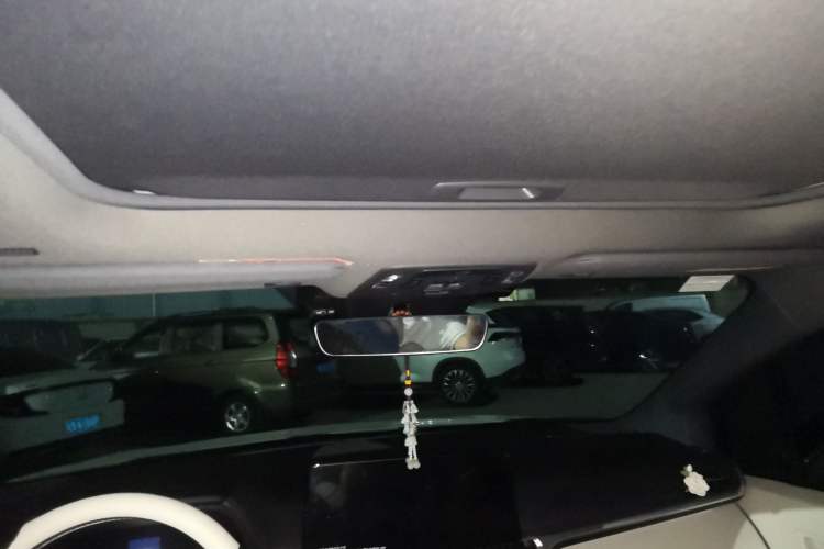 Used Toyota Granvia 2023 2.5L Hybrid Prestige VIP Edition Headliner