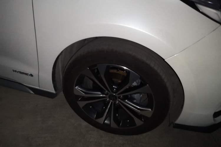 Used Toyota Granvia 2023 2.5L Hybrid Prestige VIP Edition Right Front Wheel Hub