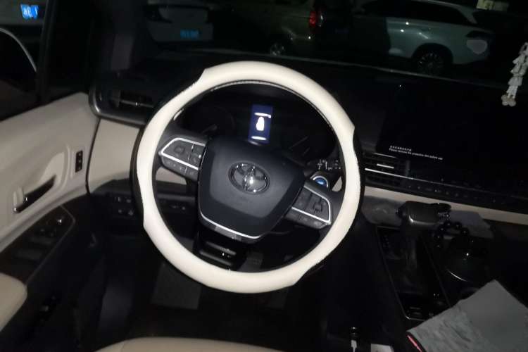 Used Toyota Granvia 2023 2.5L Hybrid Prestige VIP Edition Steering Wheel