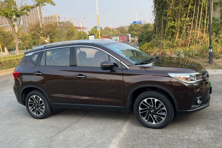 Used GAC Trumpchi GS4 2015 200T Manual Elite Edition Exterior 2