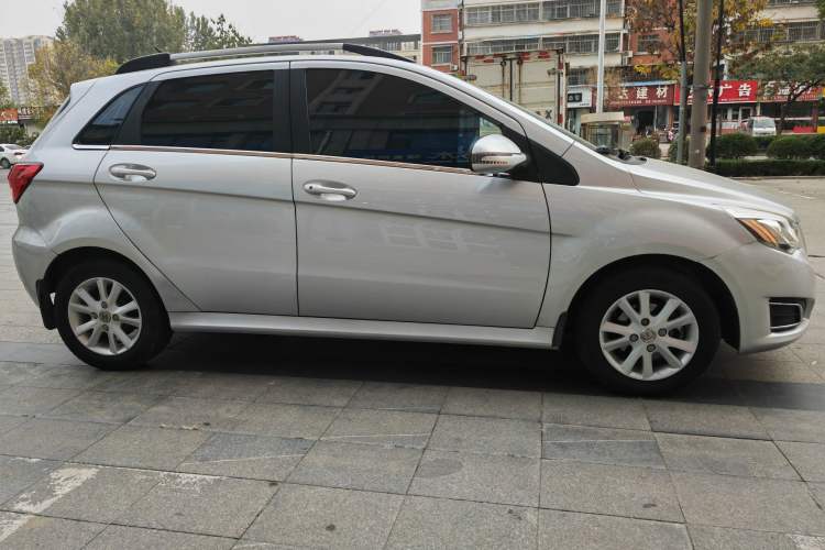 Used BAIC E Series 2013 Hatchback 1.5L Manual Lotte Edition