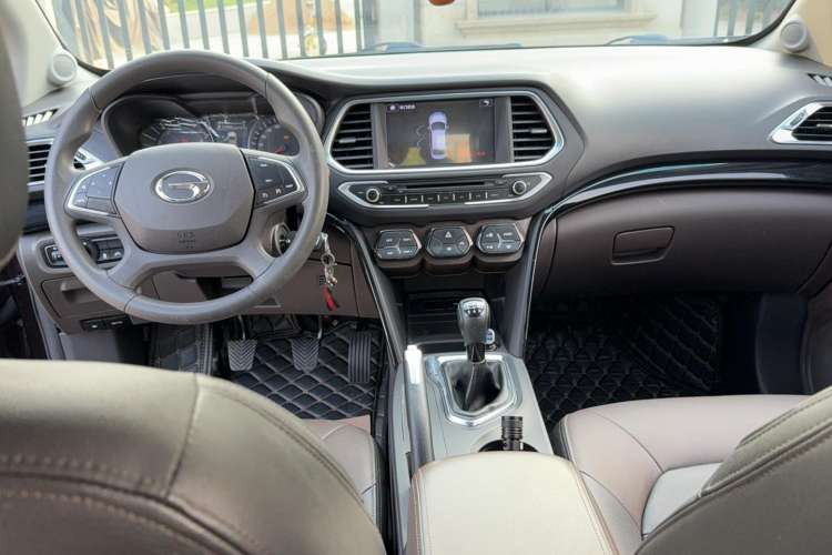 Used GAC Trumpchi GS4 2015 200T Manual Elite Edition Interior 3