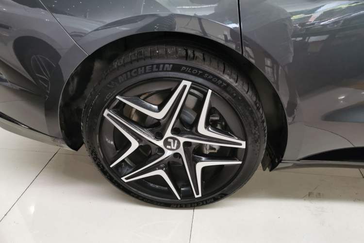 Used Rising F7 2023 Advanced Edition
