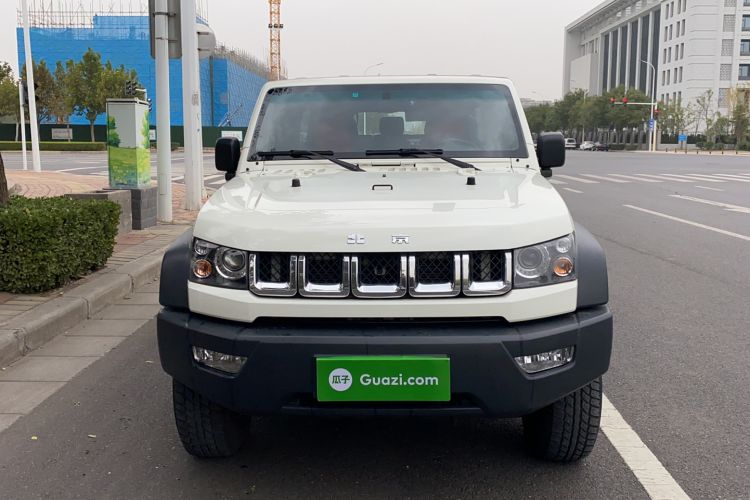 Used BAIC Off-Road BJ40 2016 40L 2.0T Manual Two-Wheel Drive Luxury Edition