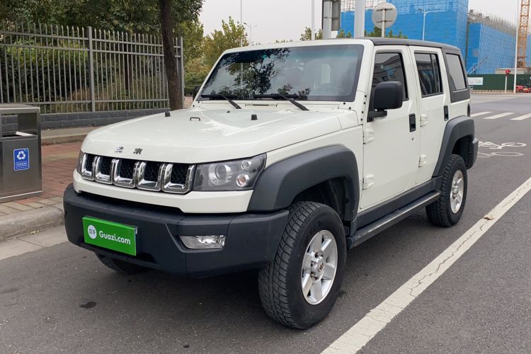 Used BAIC Off-Road BJ40 2016 40L 2.0T Manual Two-Wheel Drive Luxury Edition