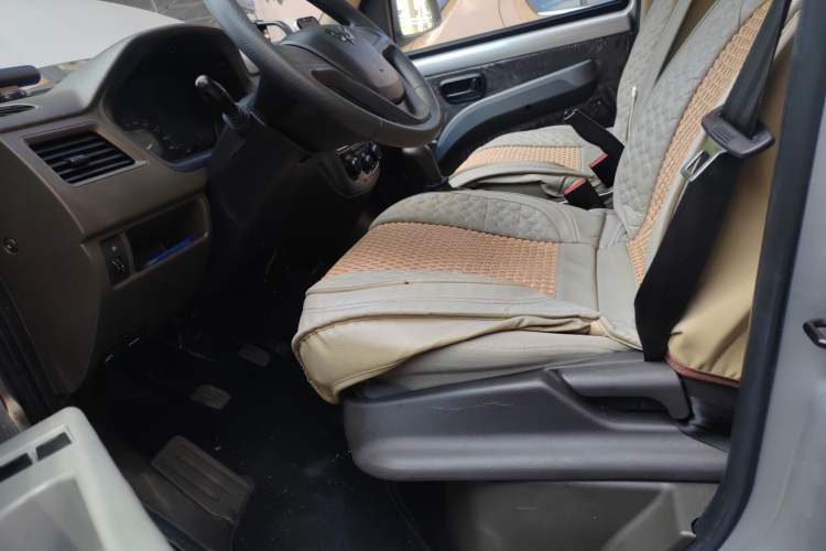 Used Wuling Rongguang 2021 1.2L S Base Model Window-Sealed Car Standard Version 5-Seater LSI