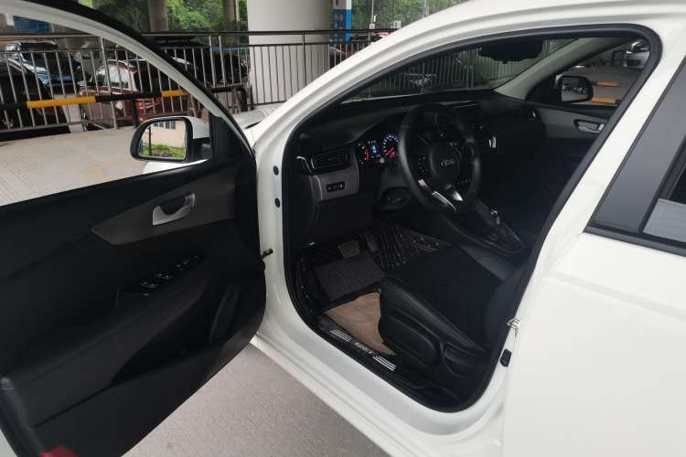 Used Kia Forte 2018 1.6L Automatic Value-Connect Edition with Intelligent Connectivity