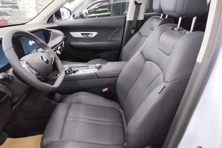 Used Dongfeng Aeolus Huge 2022 Mach Dual-Motor 1.5T MHD Dare-to-Dream Edition
