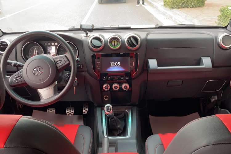 Used BAIC Off-Road BJ40 2016 40L 2.0T Manual Two-Wheel Drive Luxury Edition
