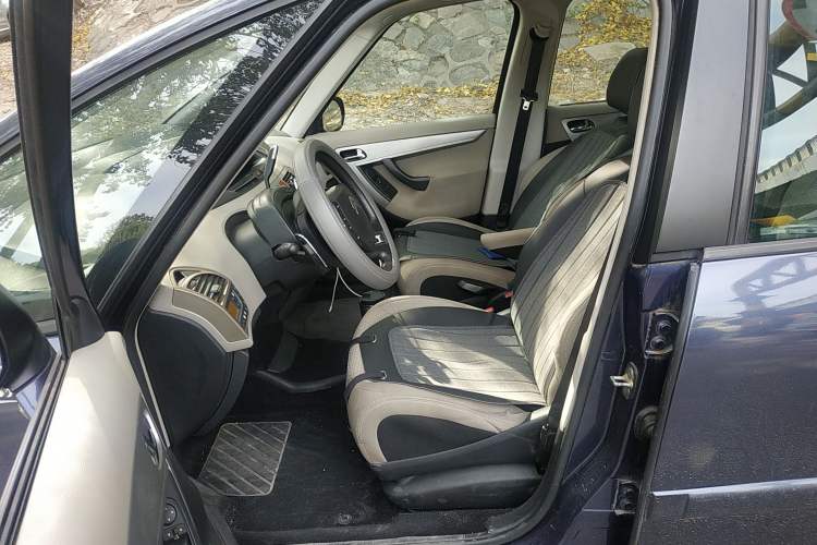 Used Citroen C4 Picasso 2009 Grand 2.0L Comfort Model Left Front Seat