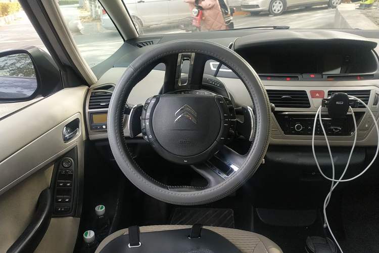 Used Citroen C4 Picasso 2009 Grand 2.0L Comfort Model Steering Wheel