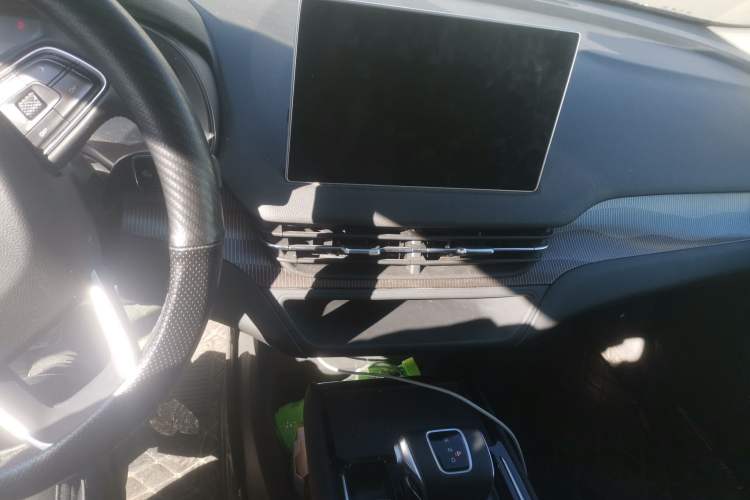 Used Hongqi E-QM5 2022 431 km Charge & Enjoy Edition