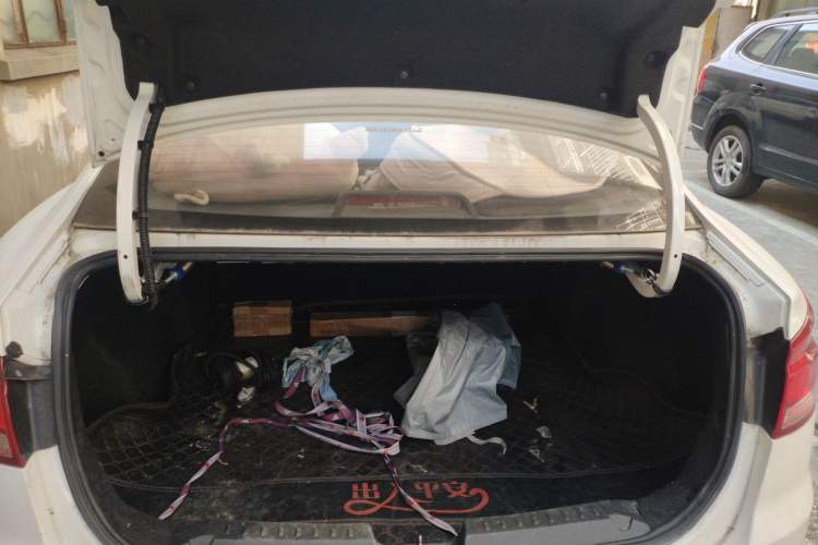 Used Bestune B50 2018 1.4T Automatic 20th Anniversary Edition Trunk